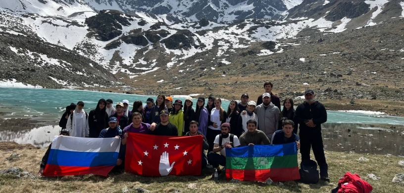 44 юноши и девушки стали участниками первого в 2023 году похода «Тропами Кавказа» 