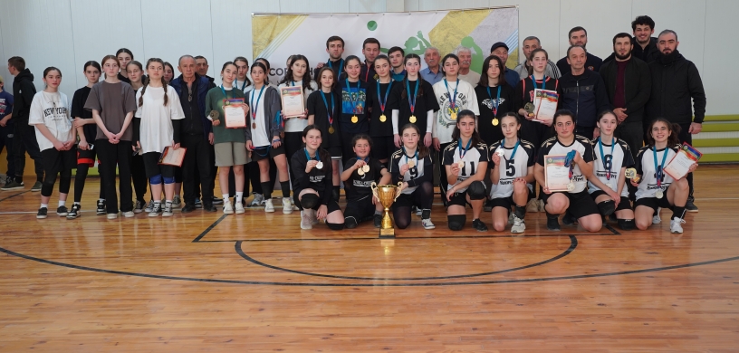 24 февраля в спорткомплексе «Алашара» прошёл завершающий этап соревнований по волейболу среди школьниц.      