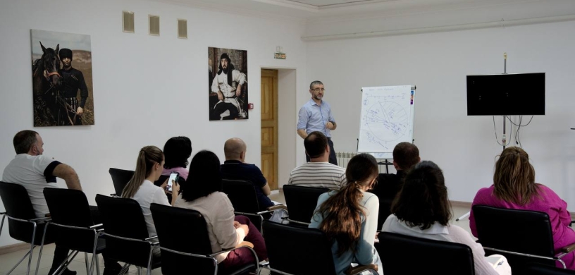 Советник главы КЧР Алибек Узденов провел для сотрудников «Алашары» тренинг по эффективному управлению временем 