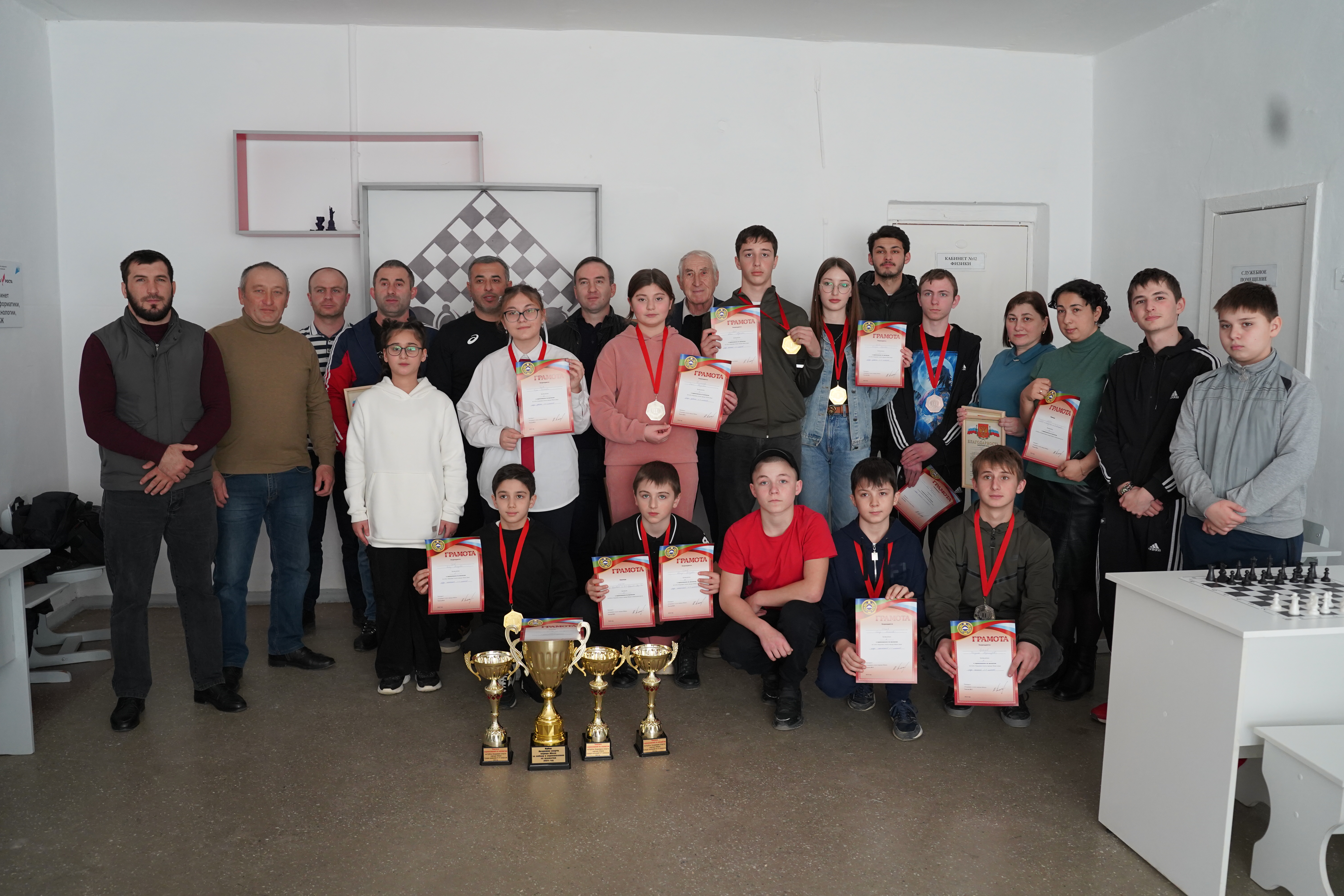 10 февраля в ауле Инжич-Чукун прошли соревнования по шахматам на кубок «Академии спорта». 