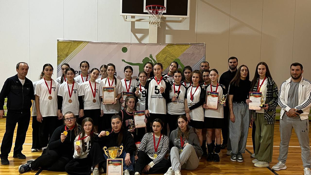 9 марта в спорткомплексе «Алашара» прошёл очередной этап соревнований по волейболу среди школьниц. 