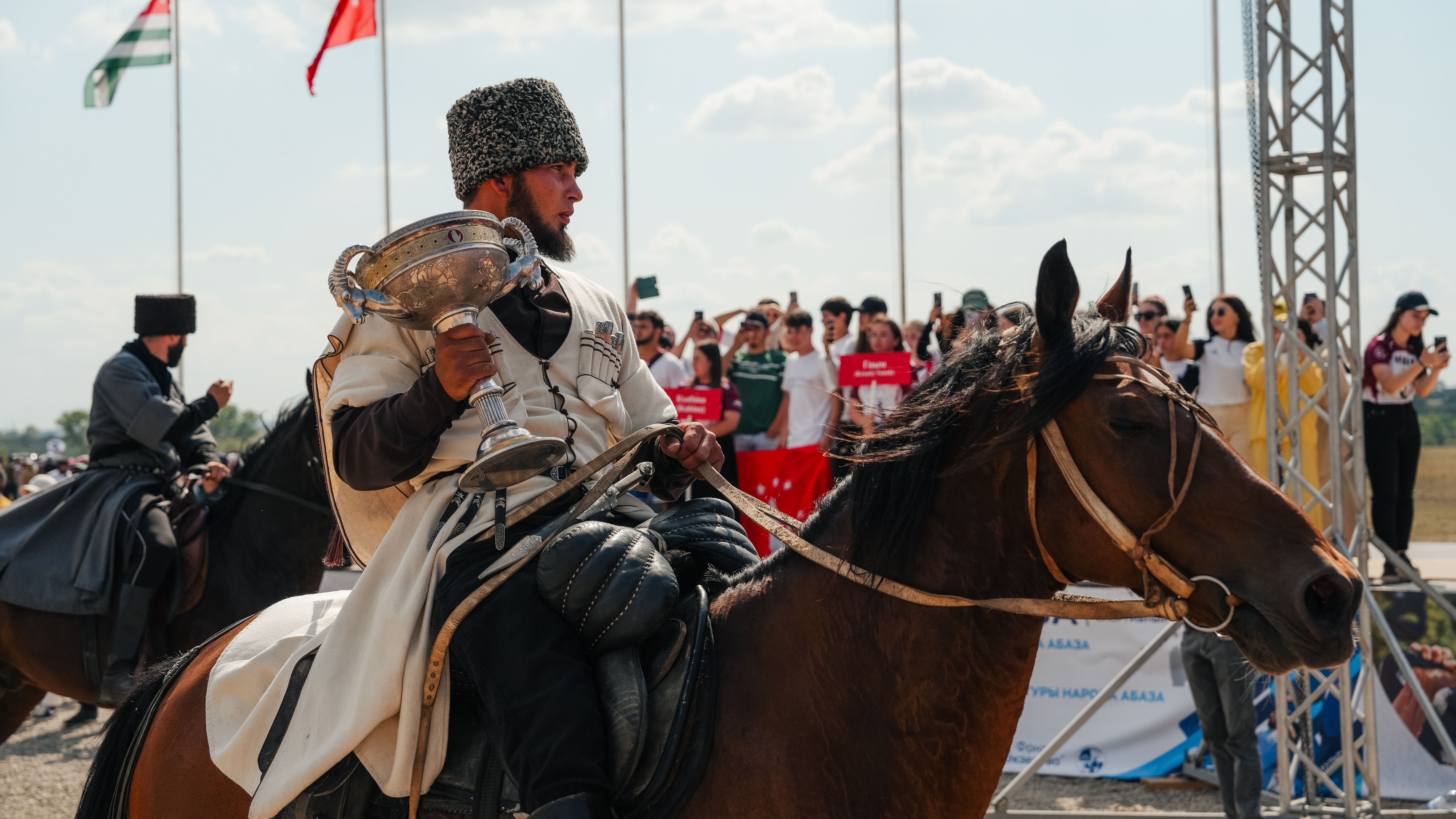 В КЧР прошли IX Игры народа Абаза в рамках фестиваля спорта, культуры и единства.