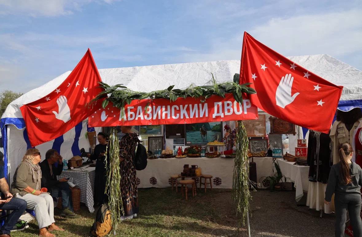 Традиционный праздник «Лыхнашта» впервые прошел с участием делегации Абазашты 